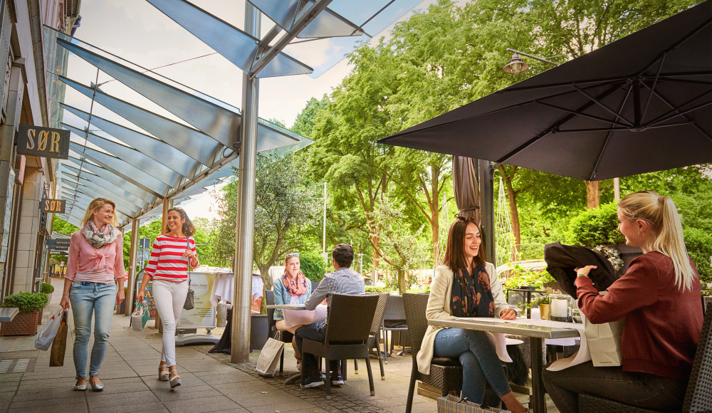 © CityInitiative | Am Wall | Trocken shoppen an den grünen Wallanlagen